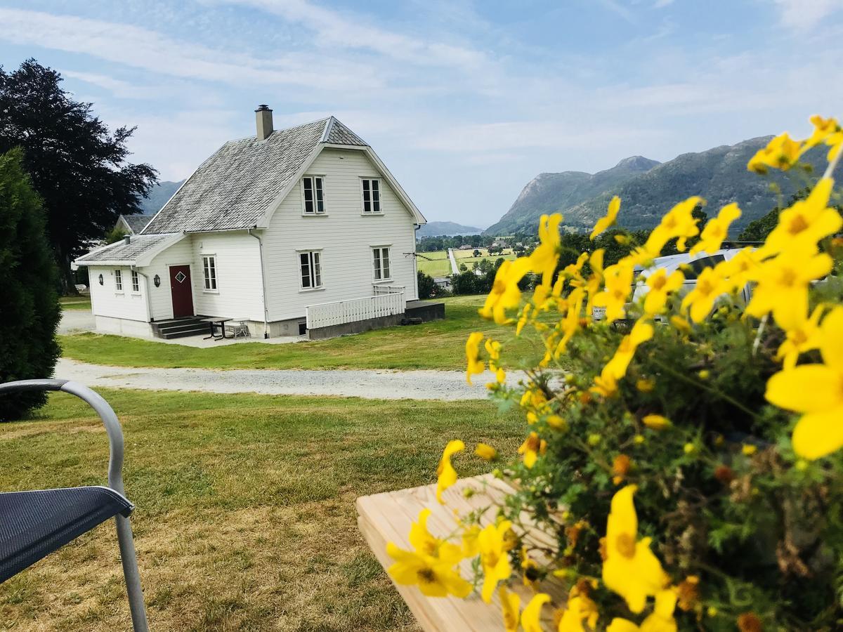 Hoiland Gard Gardshotellet Hjelmeland エクステリア 写真