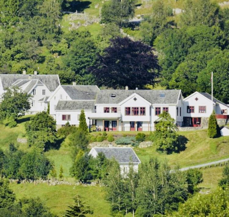Hoiland Gard Gardshotellet Hjelmeland エクステリア 写真